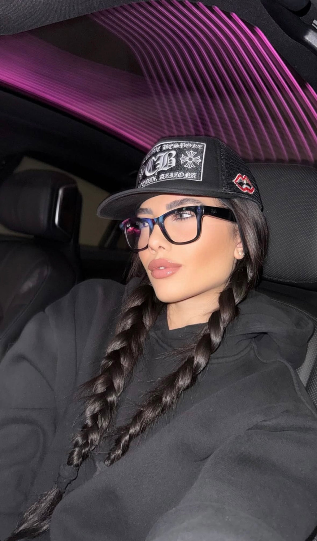 CB adjustable snapback with Lip embroidery  - Women & Youth